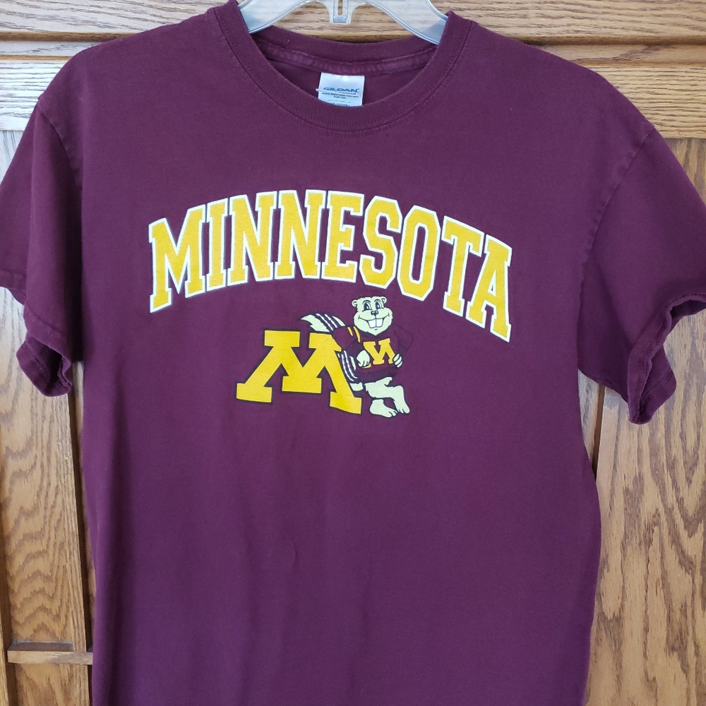 Men's Minnesota Golden Gophers Maroon Short Sleeve Gildan T-Shirt Sz. M